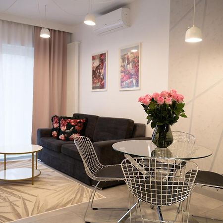 Mennica Residence Patronus Apartments Varşovia Exterior foto